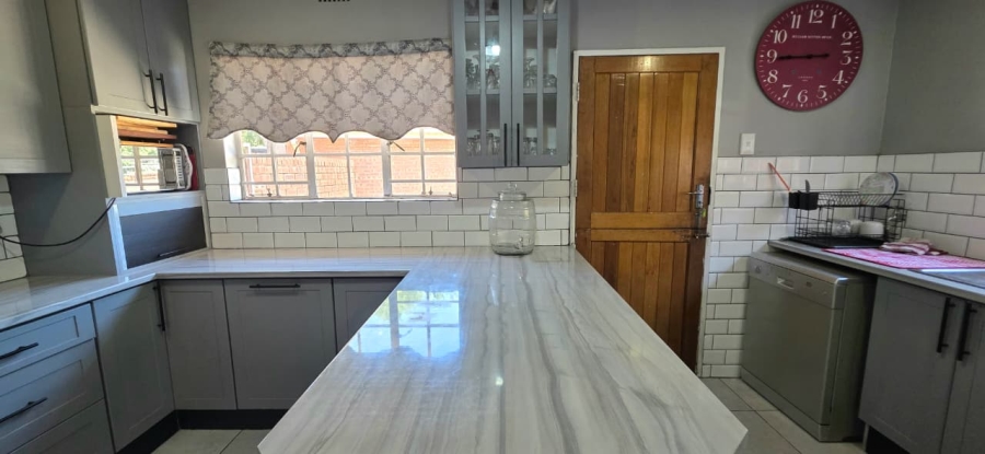 3 Bedroom Property for Sale in Naudeville Free State